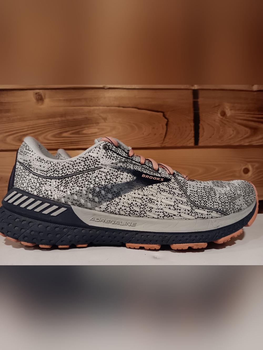 Brooks Adrenaline Running Shoes Womens 9